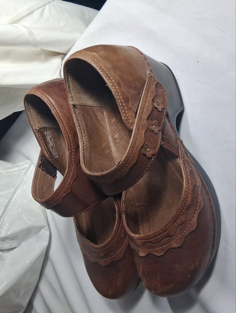 Dansko Womens Shoes Brown Leather Mary Jane Clogs with Floral Strapnsko